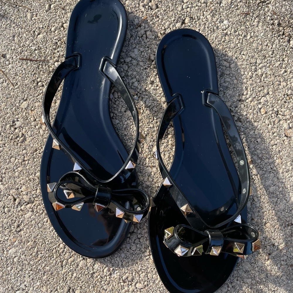 TOP Moda spike jelly thong sandals